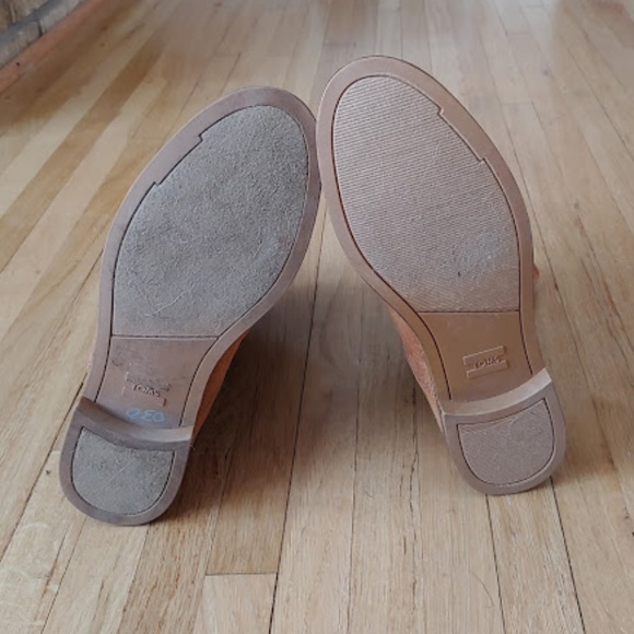 TOMS Tan/Brown Boots - Picture 6 of 6